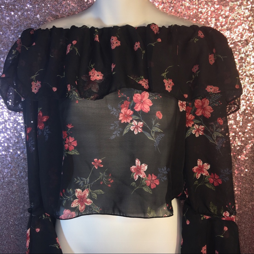 Juniors' Printed Off-The-Shoulder Ruffle Blouse - Picture 2 of 7